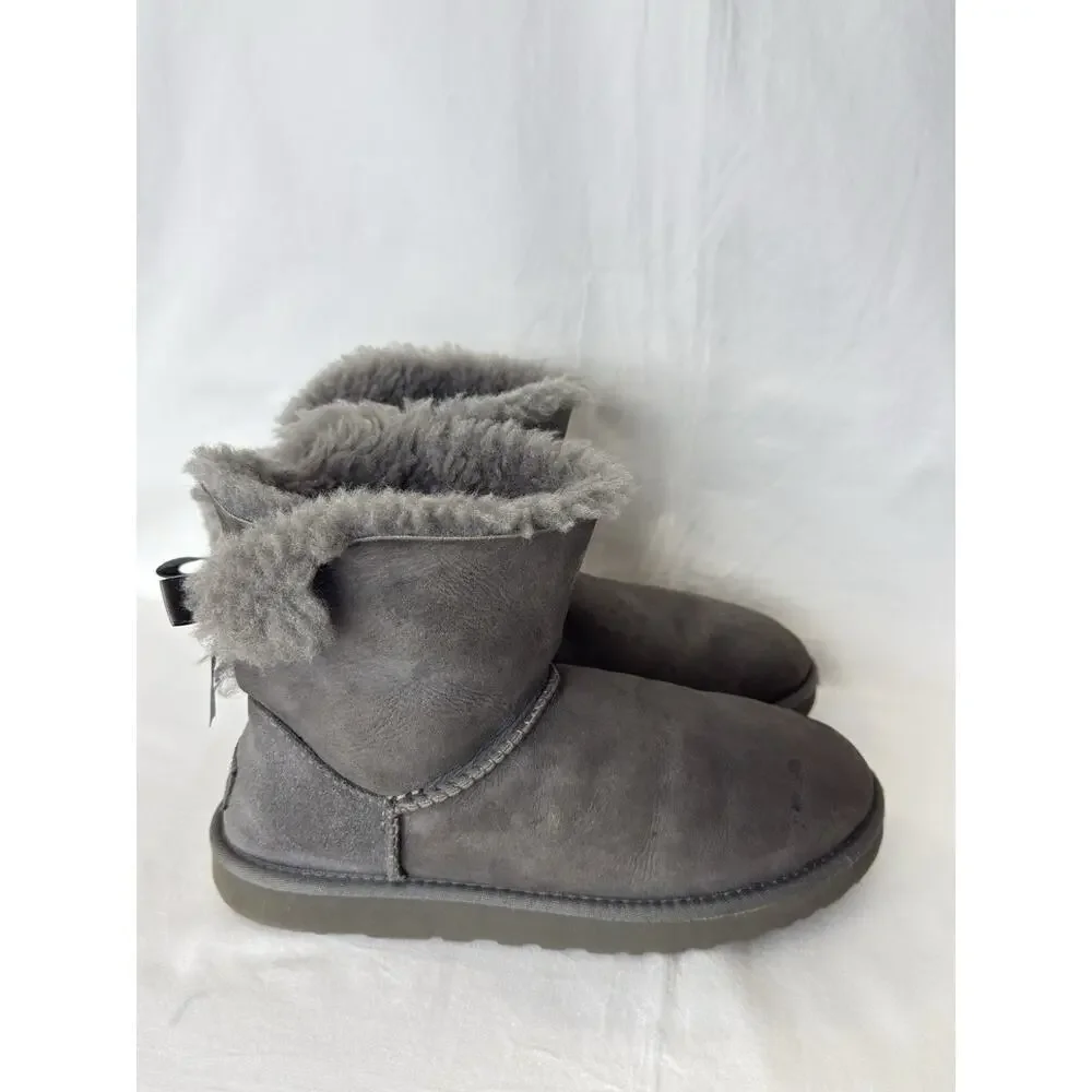 UGG Mini Bailey Bow II Boots Gray Suede Women’s Size 9 Cozy Winter Shoes.